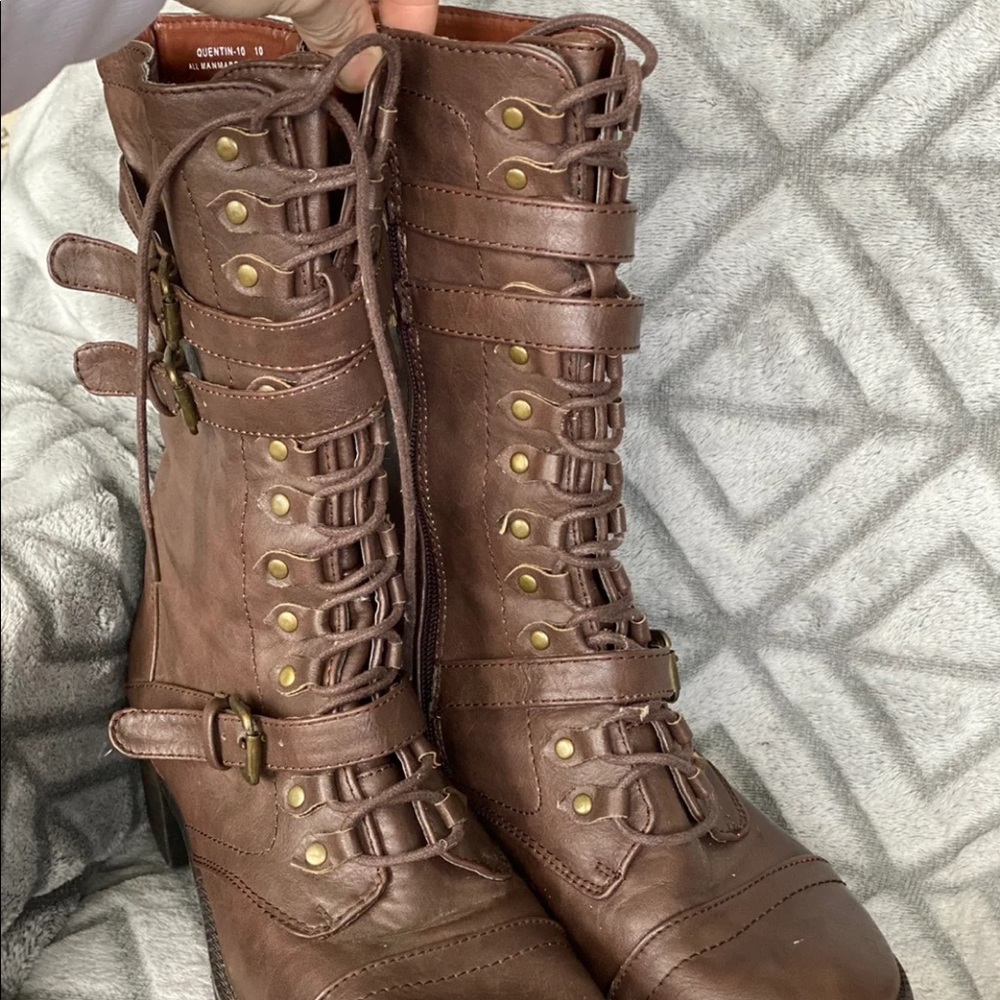 Boots - Picture 3 of 4